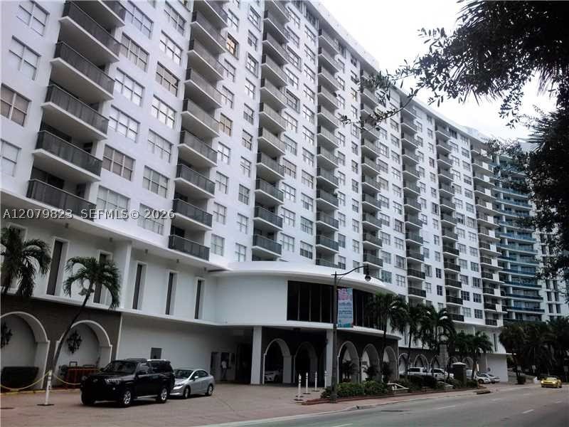 Condo for sale at Maison Grande 534