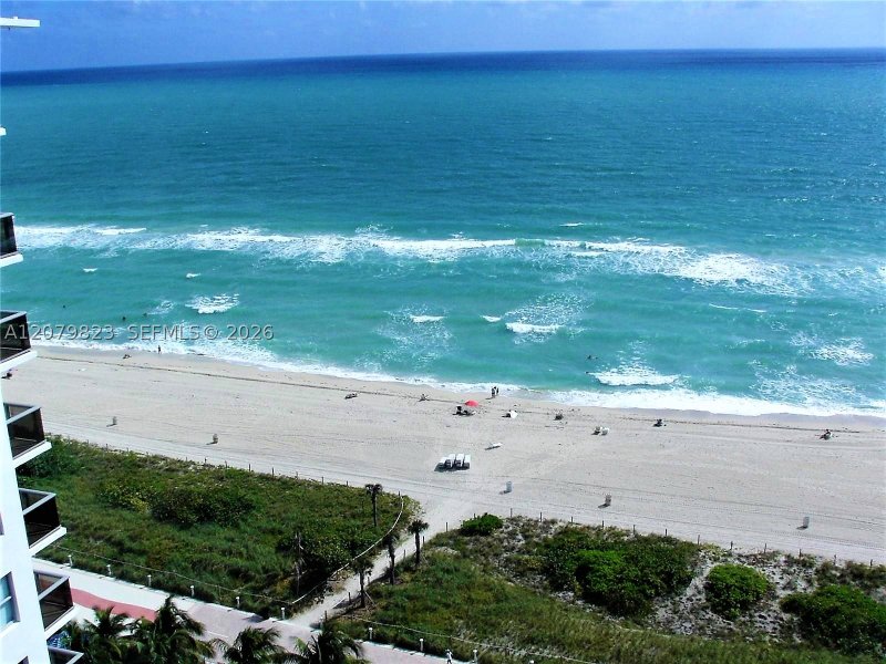 Condo for sale at Maison Grande 534