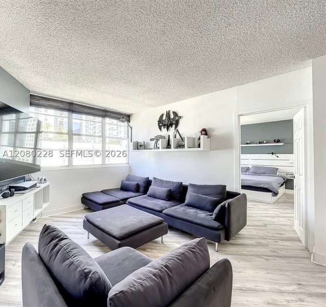 Apartment for rent at Four Ambassadors 1010