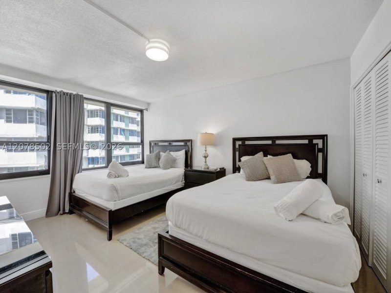 Condo for sale at The Alexander 1516