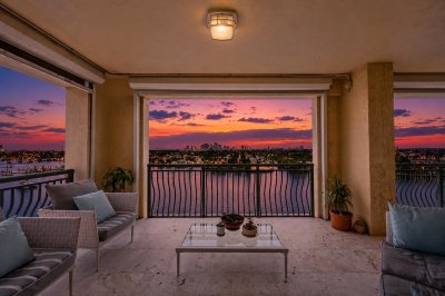 Comprar apartamento en Alhambra Place 1002