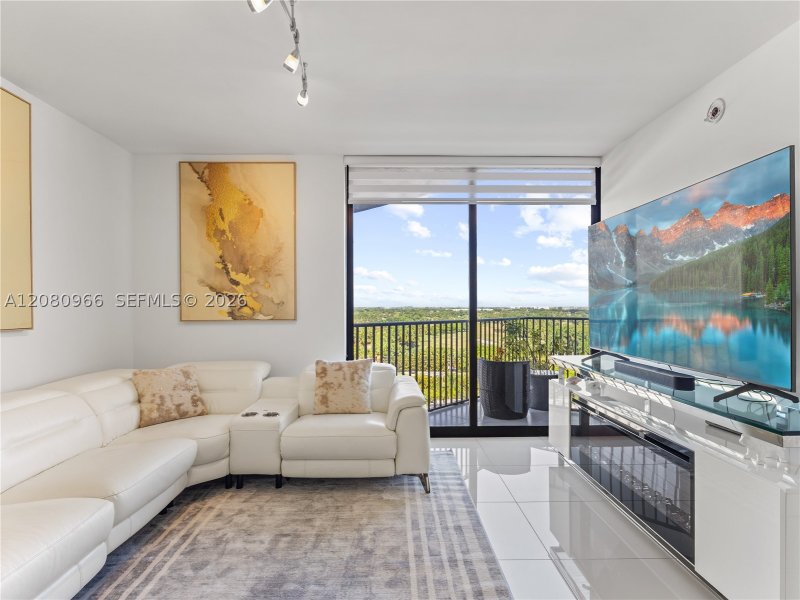 Apartment for rent at 5252 Paseo Doral 808