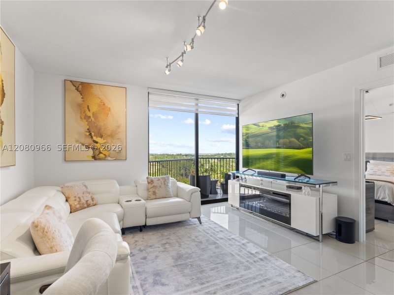 Apartment for rent at 5252 Paseo Doral 808