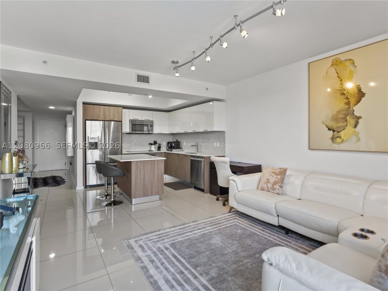 Apartment for rent at 5252 Paseo Doral 808