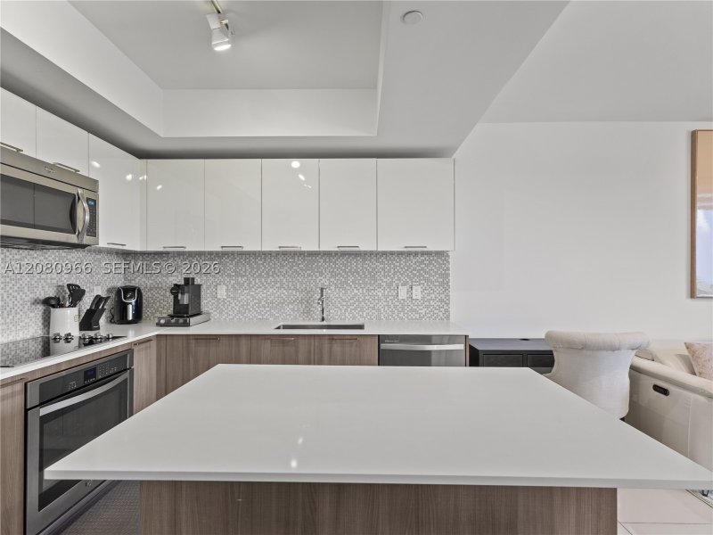 Apartment for rent at 5252 Paseo Doral 808
