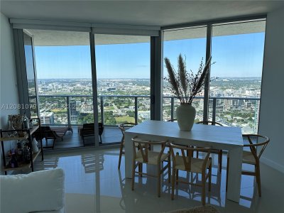 Aluguel de apartamento no Aria on The Bay 4701