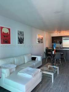 Aluguel de apartamento no 500 Brickell East Tower 3000