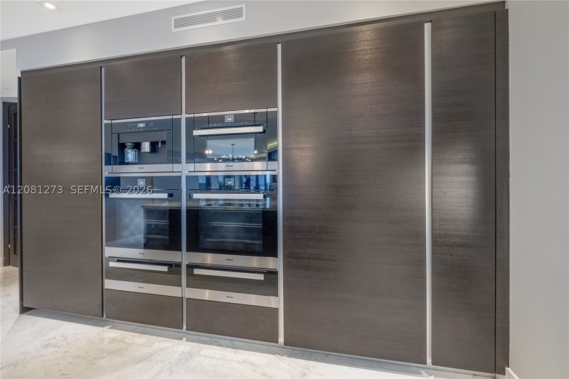 Condo for sale at Porsche Design Tower 1505