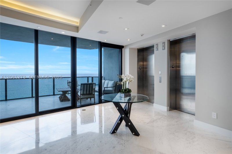 Condo for sale at Porsche Design Tower 1505