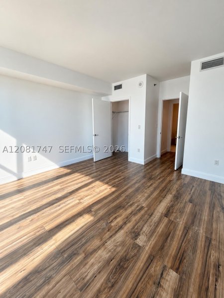 Apartment for rent at 500 Brickell East Tower 2504