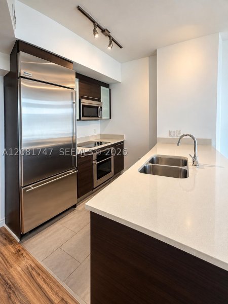 Apartment for rent at 500 Brickell East Tower 2504
