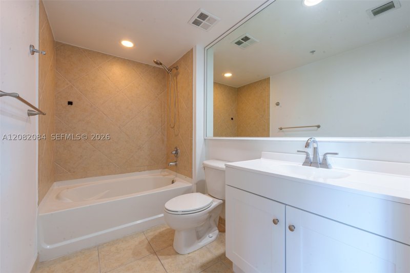 Apartment for rent at One Miami East Tower 415