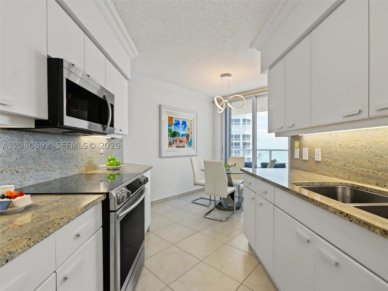 Apartment for rent at Oceania 2 825