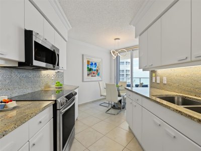 Aluguel de apartamento no Oceania 2 825