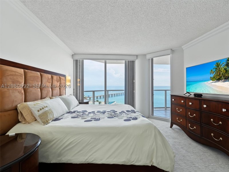 Apartment for rent at Oceania 2 825