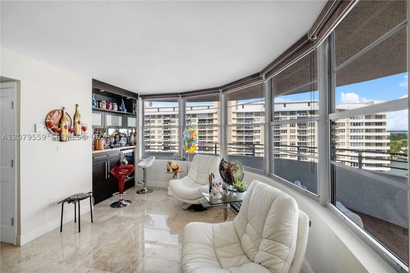 Apartment for rent at Oceanside Plaza 14B