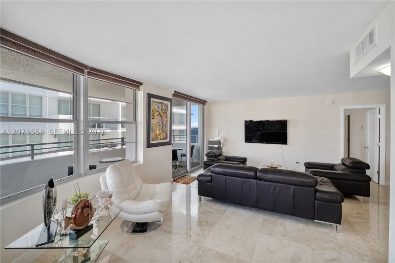 Apartment for rent at Oceanside Plaza 14B