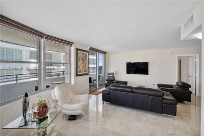 Aluguel de apartamento no Oceanside Plaza 14B