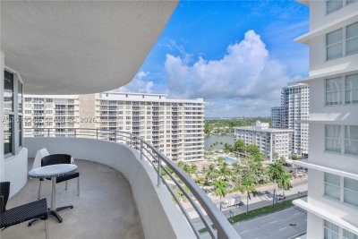 Aluguel de apartamento no Oceanside Plaza 14B