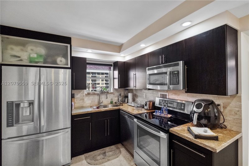 Apartment for rent at Oceanside Plaza 14B