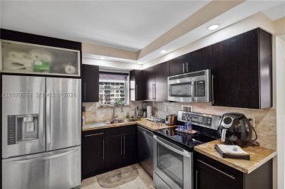 Aluguel de apartamento no Oceanside Plaza 14B