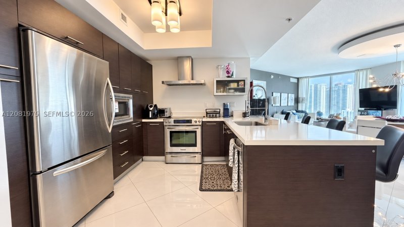 Comprar apartamento no St Tropez I II and III 1-1203