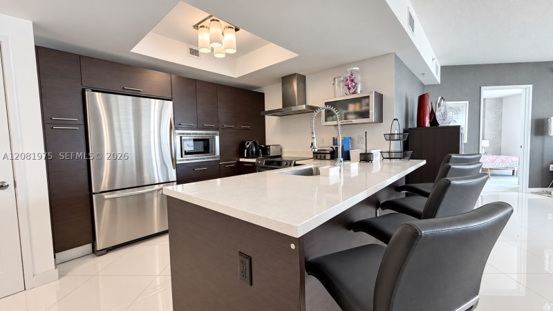 Comprar apartamento no St Tropez I II and III 1-1203