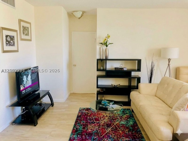 Apartment for rent at South Bay Club 505
