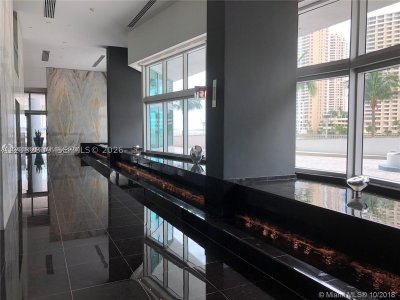 Comprar apartamento no One Miami East Tower 1923