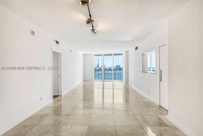 Comprar apartamento no One Miami East Tower 1923
