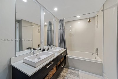 Comprar apartamento no Brickell Heights East 3405