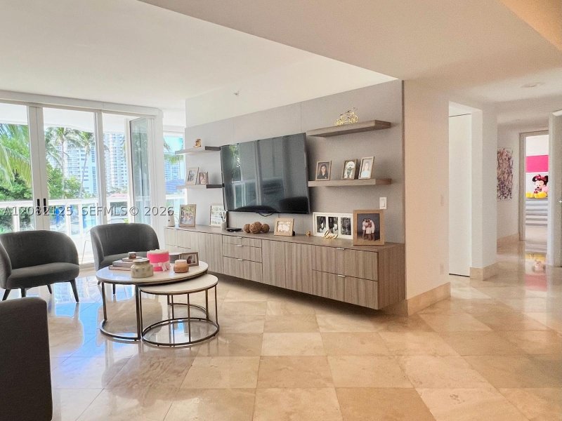 Comprar apartamento no South Tower at The Point 510