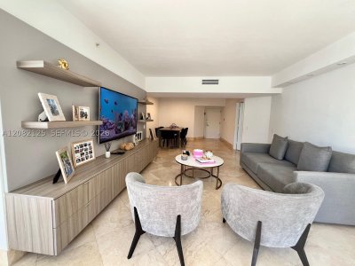 Comprar apartamento no South Tower at The Point 510