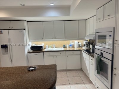 Comprar apartamento no Ocean 88 (old Champlain Towers East) 5B