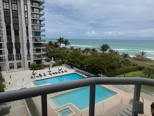 Comprar apartamento no Ocean 88 (old Champlain Towers East) 5B