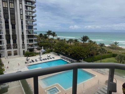Comprar apartamento no Ocean 88 (old Champlain Towers East) 5B