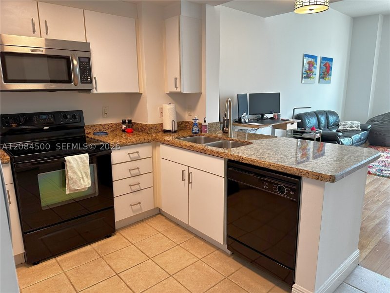 Apartment for rent at Vue at Brickell 2408