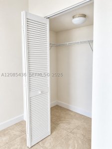 Comprar apartamento no Brickell on the River North 2808