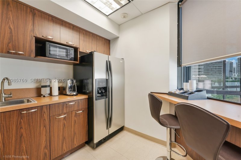 Comprar apartamento no The Club At Brickell Bay 860-A-B-C