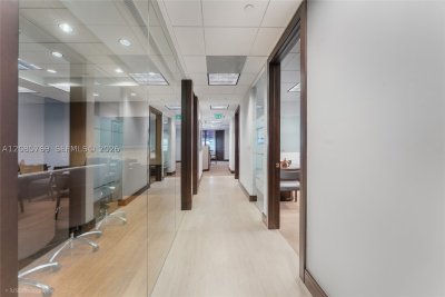 Comprar apartamento no The Club At Brickell Bay 860-A-B-C