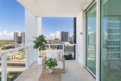 Comprar apartamento no Ten Museum Park 1806