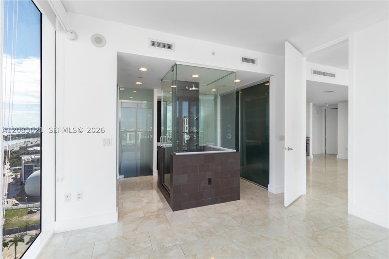 Condo for sale at Ten Museum Park 1806