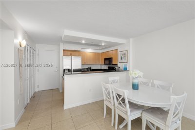 Aluguel de apartamento no The Collins Condo 1203