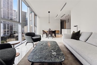 Aluguel de apartamento no Aston Martin Residences 1404W