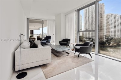 Aluguel de apartamento no Aston Martin Residences 1404W
