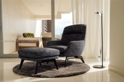 Aluguel de apartamento no Aston Martin Residences 1404W