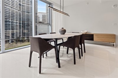 Aluguel de apartamento no Aston Martin Residences 1404W