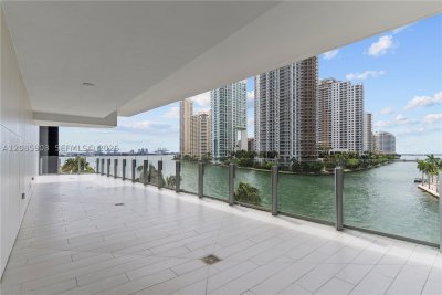 Aluguel de apartamento no Aston Martin Residences 1404W