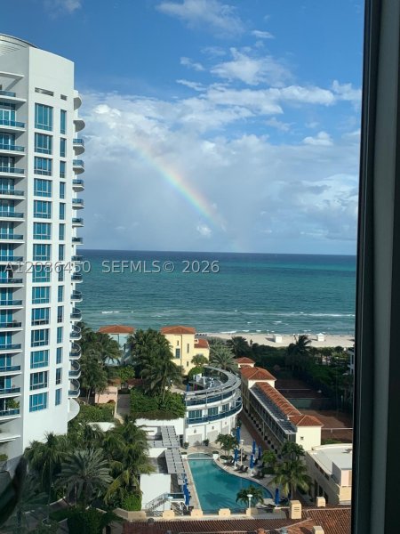 Condo for sale at Grandview 1606