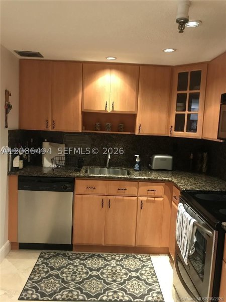 Apartment for rent at Oceanfront Plaza 302